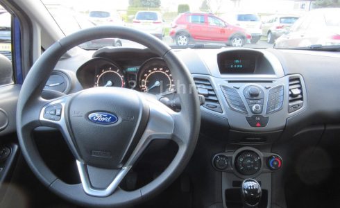Ford-Fiesta-Ambiente-Innenraum-Cockpit
